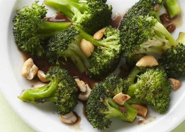Broccoli with Garlic Butter and Cashews