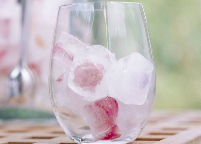Rose_ice-cubes.-Photo-by-Meredith-1