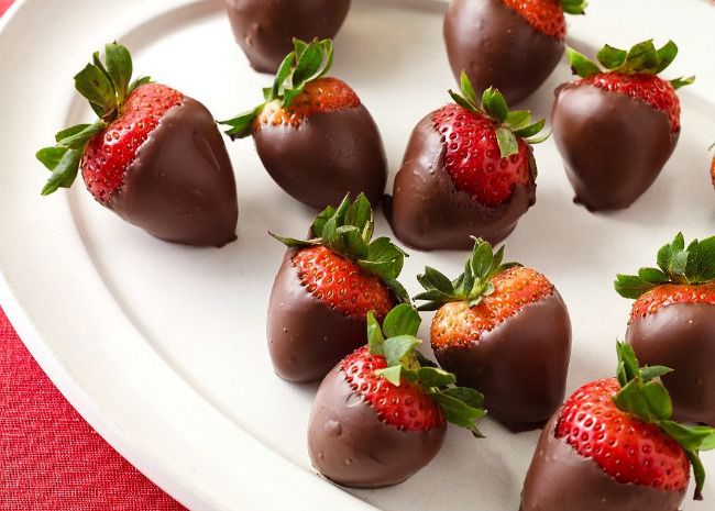 plate of chocolate-covered strawberries