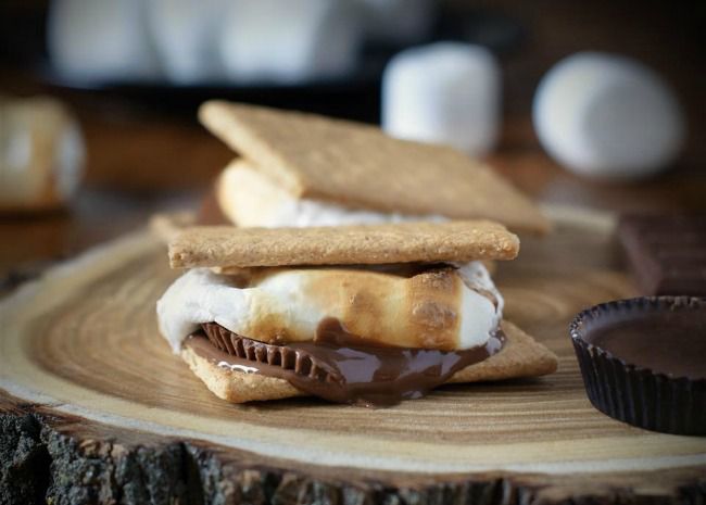 peanut butter cup s'more
