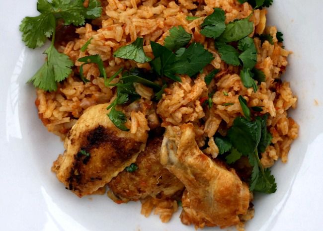 650-x-465-chicken-and-rice-with-cumin-and-cilantro-bowl-on-the-ground-photo-by-laura-fakhry