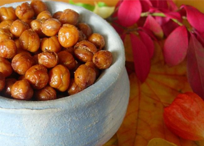 Roasted chickpeas. Photo by larkspur
