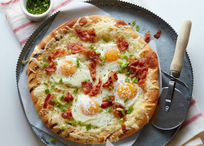 Bacon and Egg Breakfast Pizza