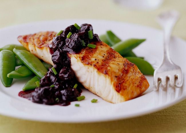 Grilled Salmon and Blueberry Sauce