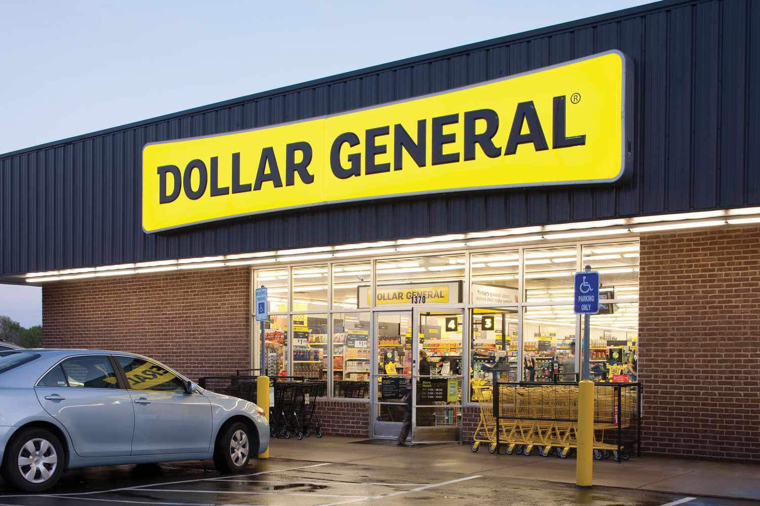 Dollar General Exterior