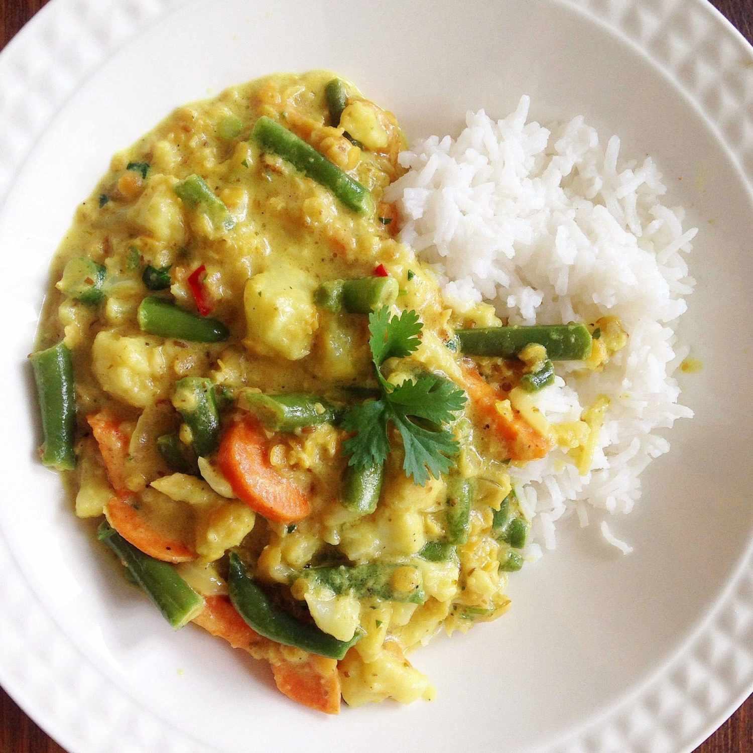 Vegan Indian Curry with Cauliflower and Lentils