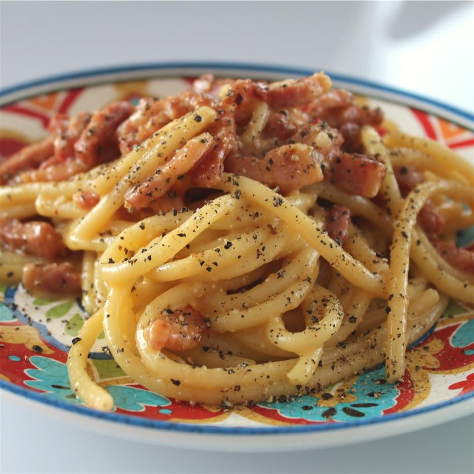 Spaghetti alla Carbonara: the Traditional Italian Recipe