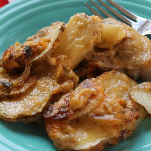 Pork Chops with Creamy Scalloped Potatoes