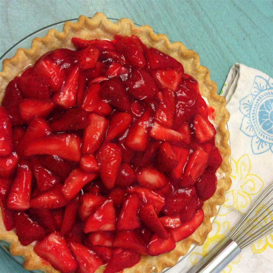 Strawberry Cream Pie to Die For