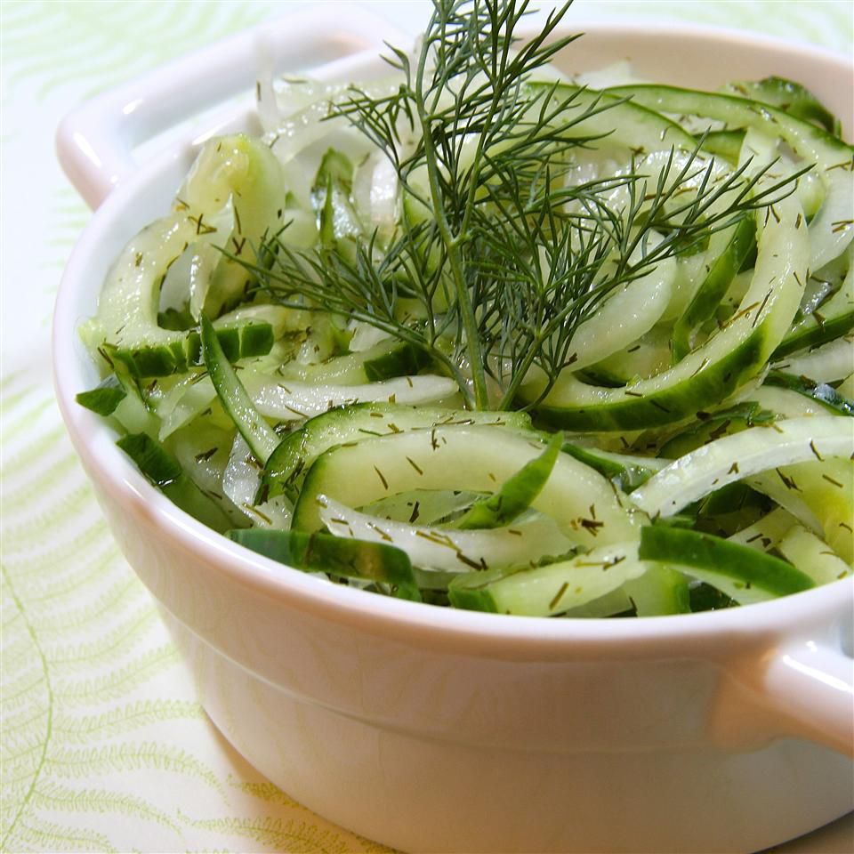 cucumber salad with onion and dill