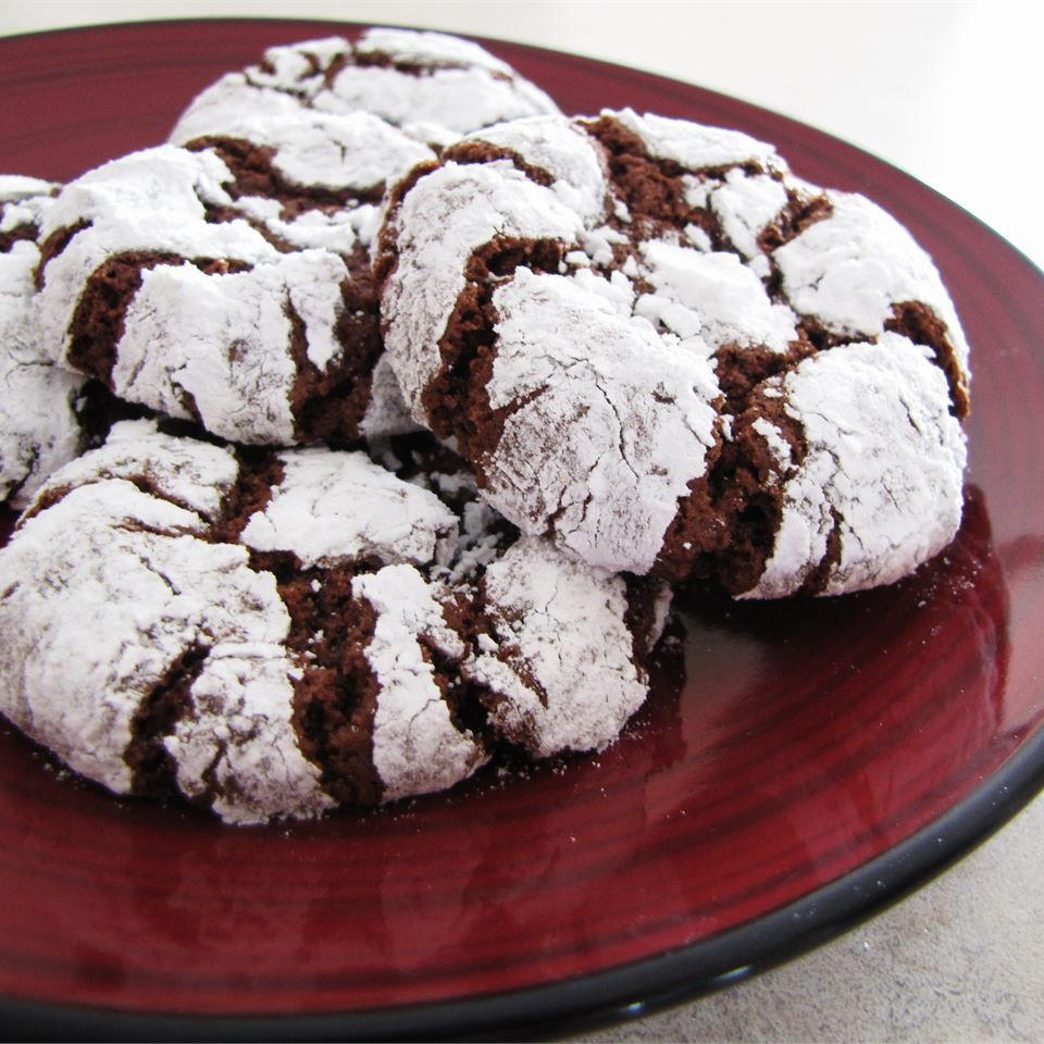 chocolate crinkle cookies with powdered sugar