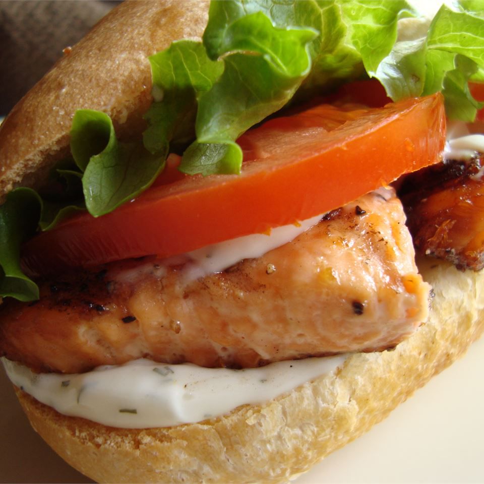 Grilled Salmon Sandwich with Dill Sauce