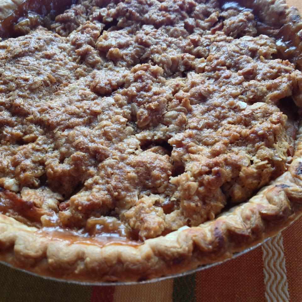 apple pie with oatmeal crisp topping