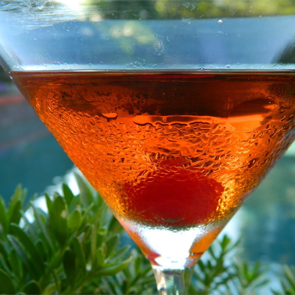 manhattan classic cocktail