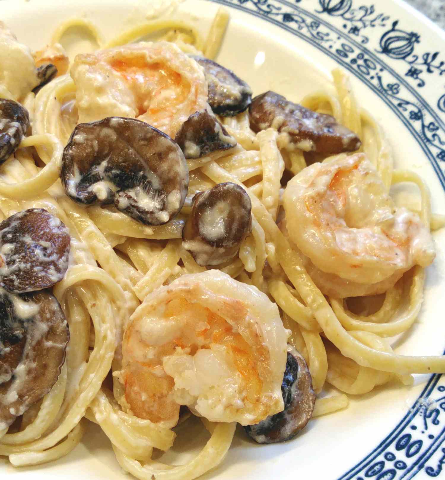 shrimp and mushroom pasta