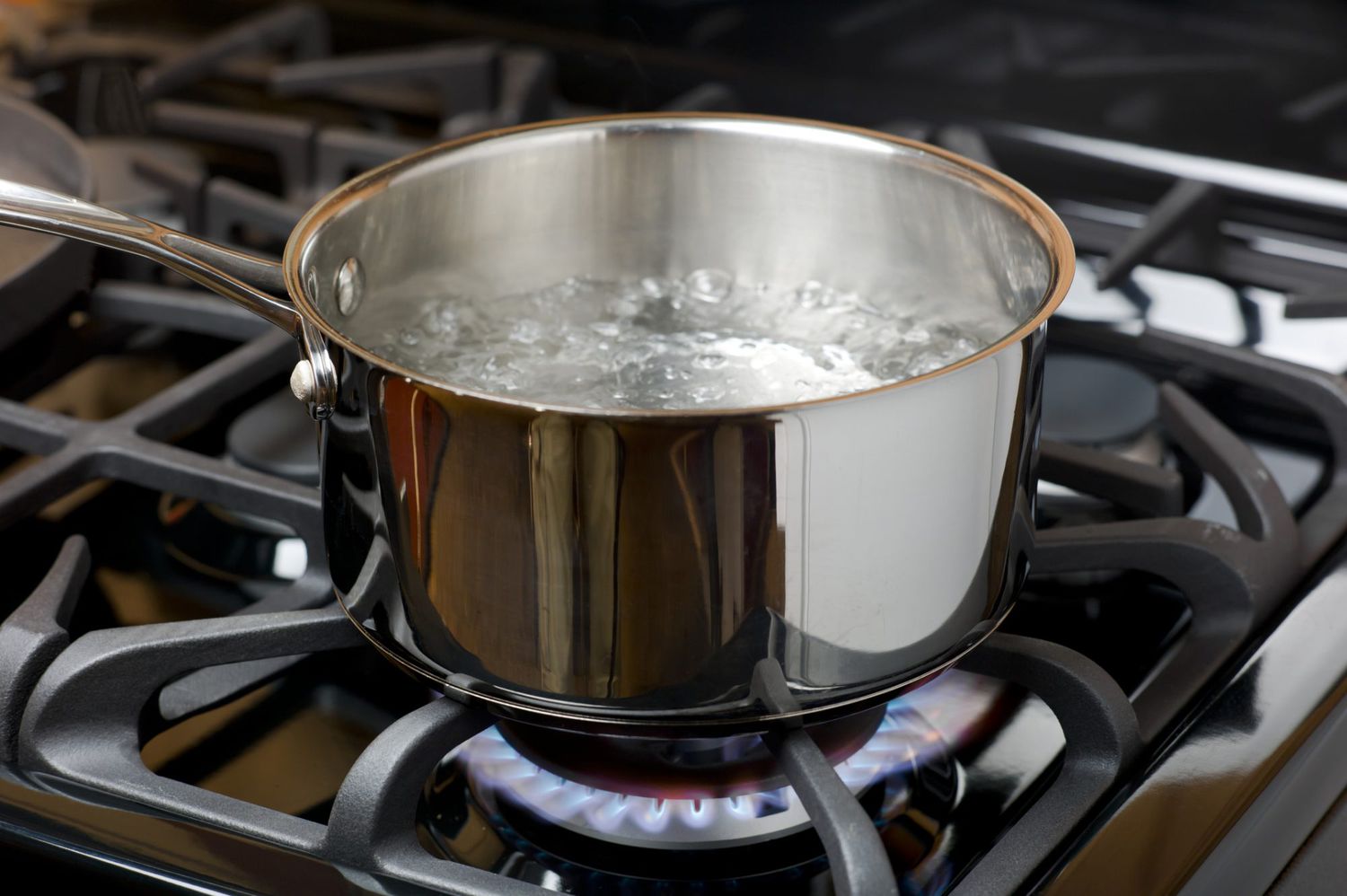 18 cm Home Essentials Inc Non Stick Milk Pan Saucepan Pot Tea Water Boiling Tea Milk Pot