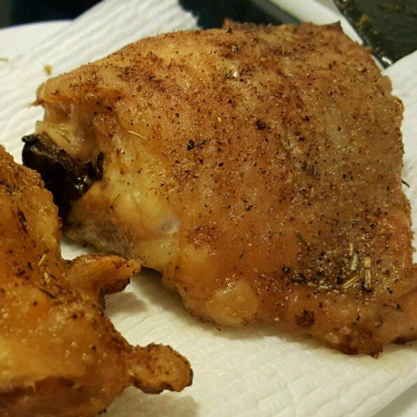 Crispy and Tender Baked Chicken Thighs_image