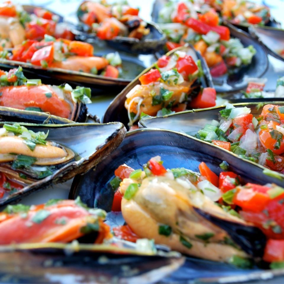 vegetable dressed mussels