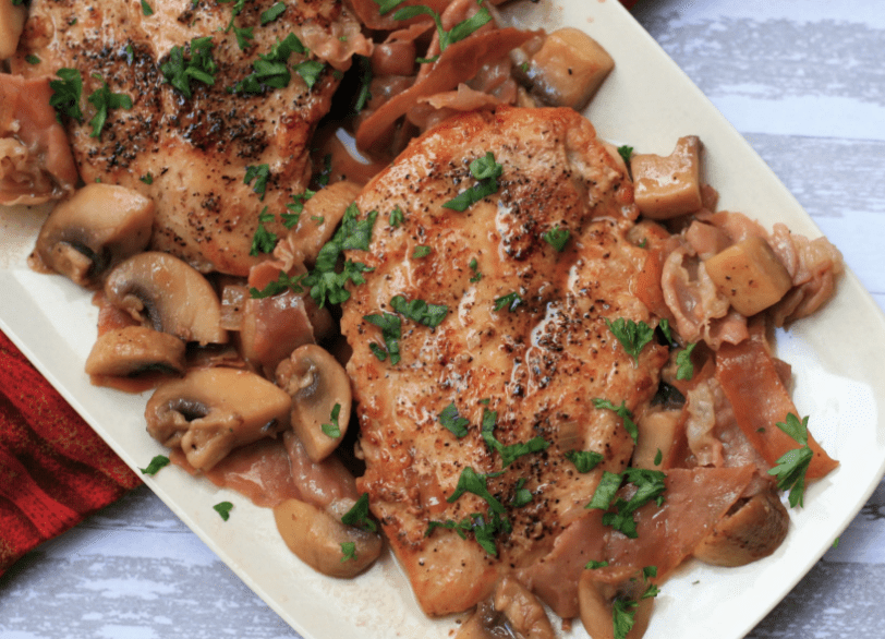 <p>Here's a quick and easy mushroom and chicken dish you can make in just half an hour. "Great dish for entertaining and preparing in advance," says recipe creator Cindy Anschutz Barbieri.</p>
                          