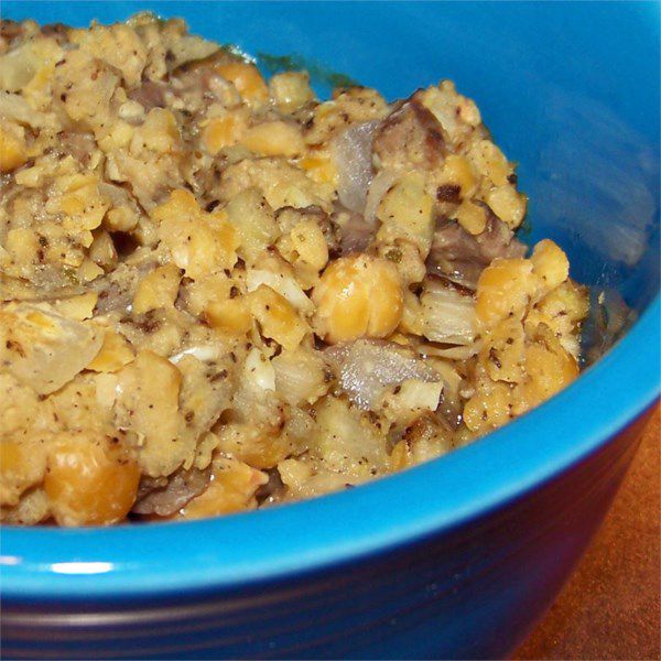 a blue bowl of breadless stuffing