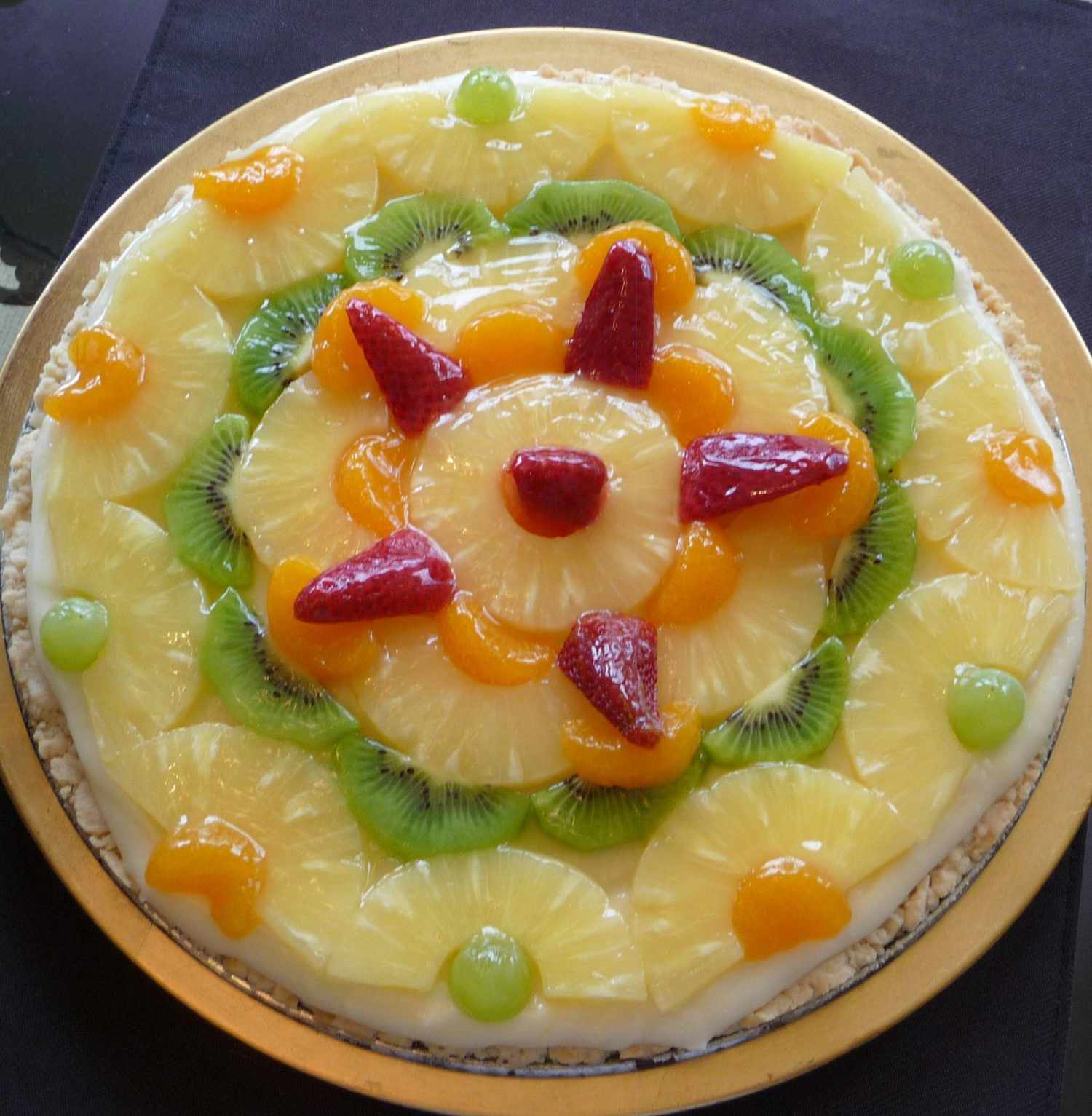 Fruit Pizza With White Chocolate by elnor3