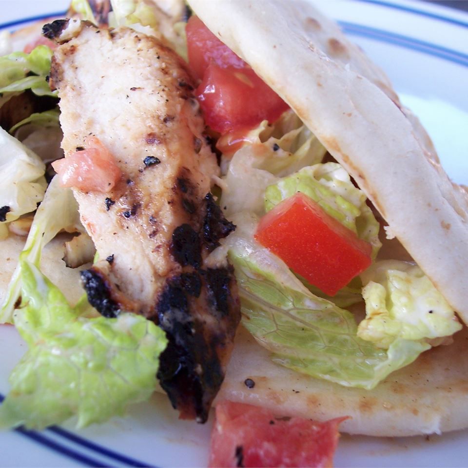 <p>Shredded lettuce and chopped tomatoes join ranch-coated chicken for a warm, wholesome wrap that's perfect for packed lunches and picnics. </p>
                          