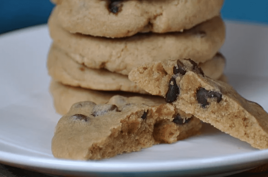 5-Ingredient Easy Chocolate Chip Cookies