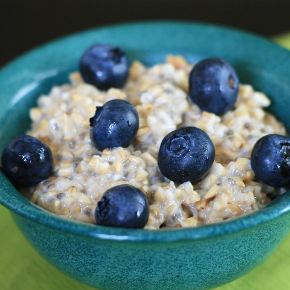 oatmeal with blueberries in blue bowl
