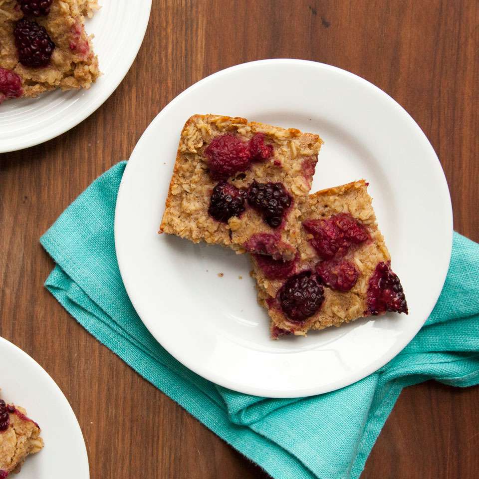 Overnight Oatmeal Bars with Mixed Berries