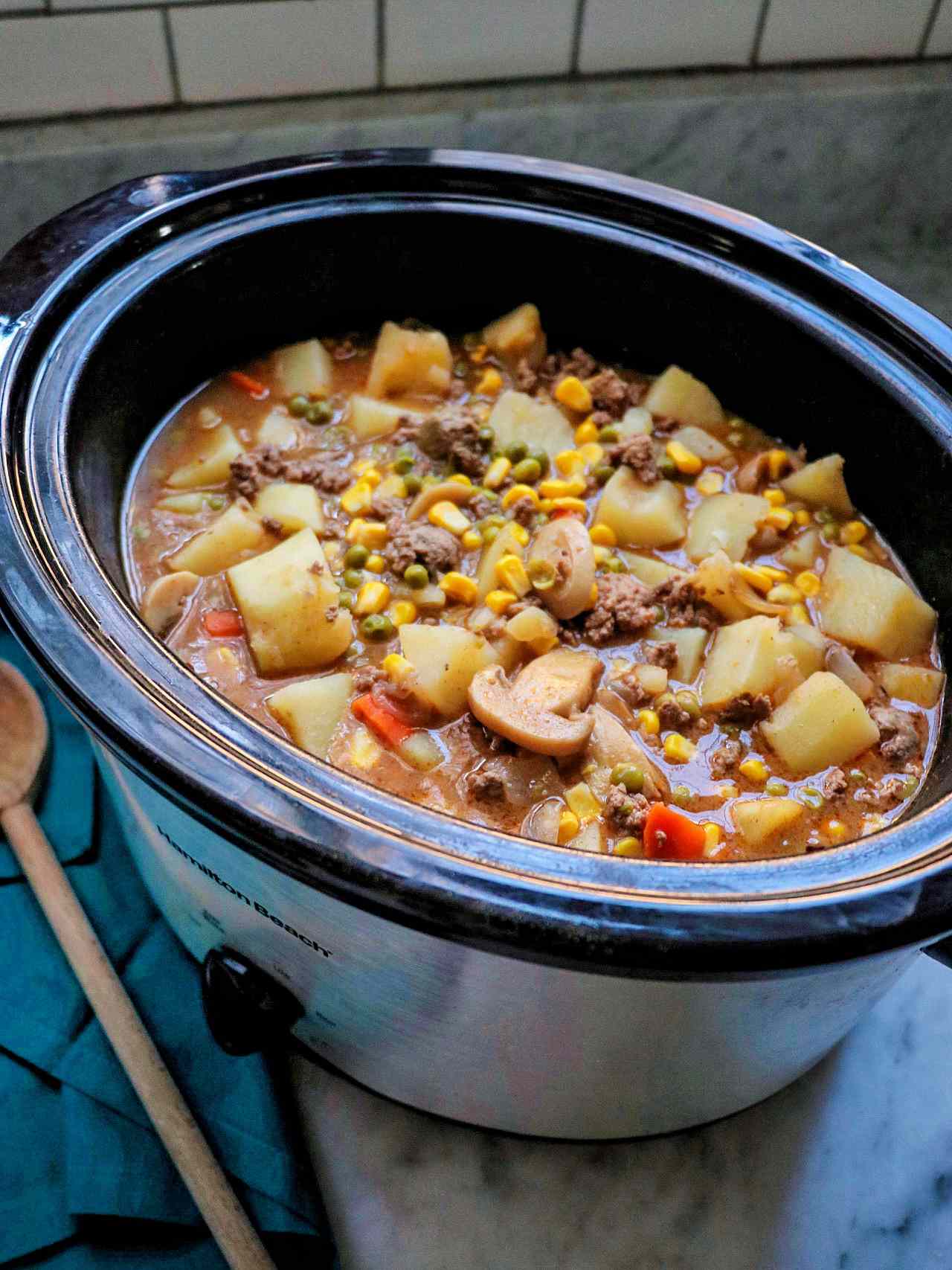 slow cooker with beef and vegetable soup