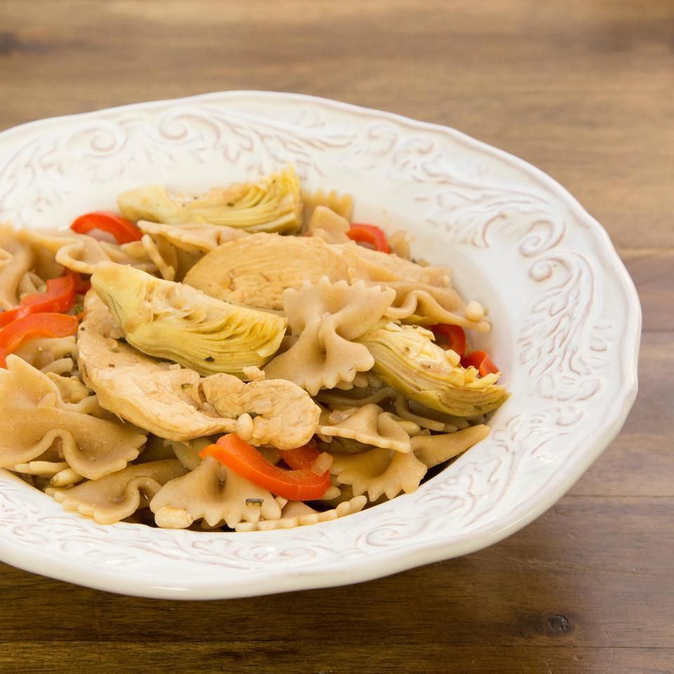 Bow Ties with Chicken, Red Peppers & Artichokes 