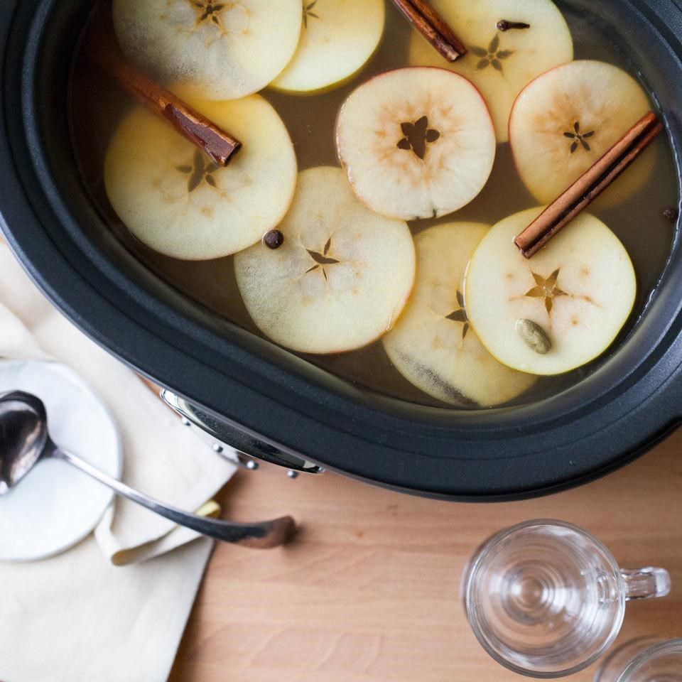 Slow-Cooker Hot Cider with Brandy