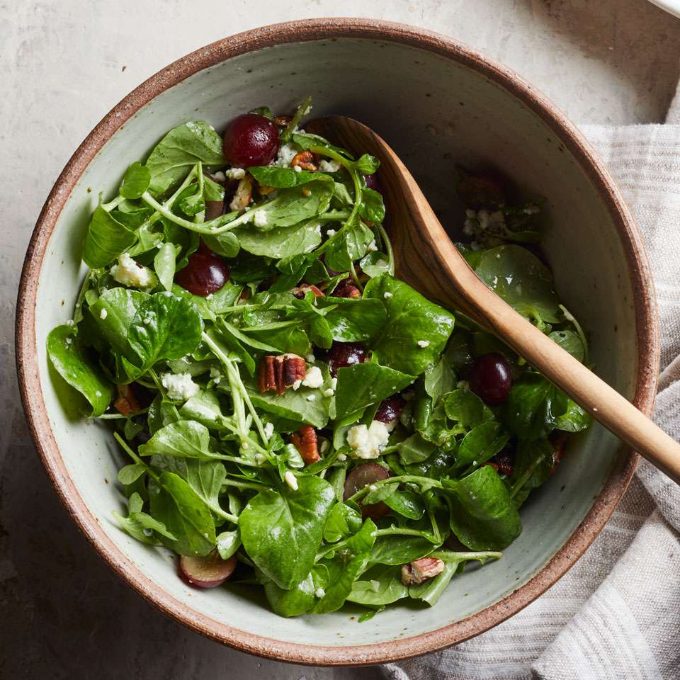 Watercress Salad with Grapes, Blue Cheese & Pecans 