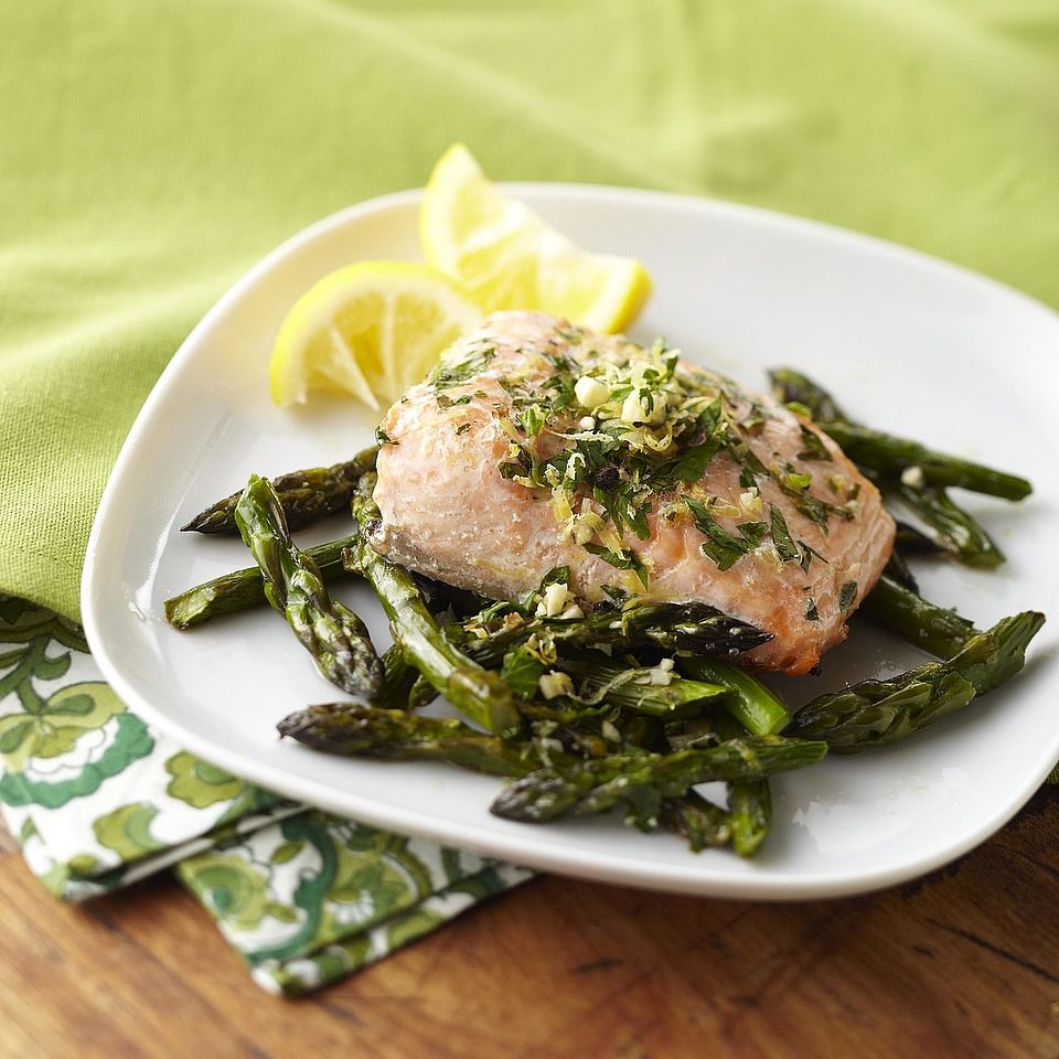 15-Minute Sizzling Salmon & Asparagus 