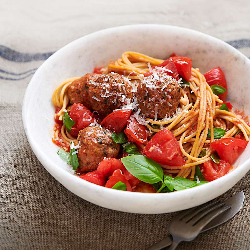 Spaghetti &amp; Chicken Meatballs with No-Cook Tomato Sauce