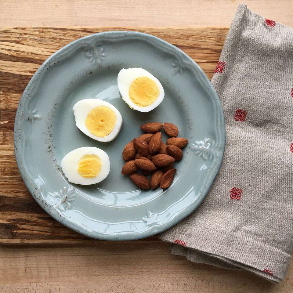 Hard-Boiled Egg & Almonds﻿
