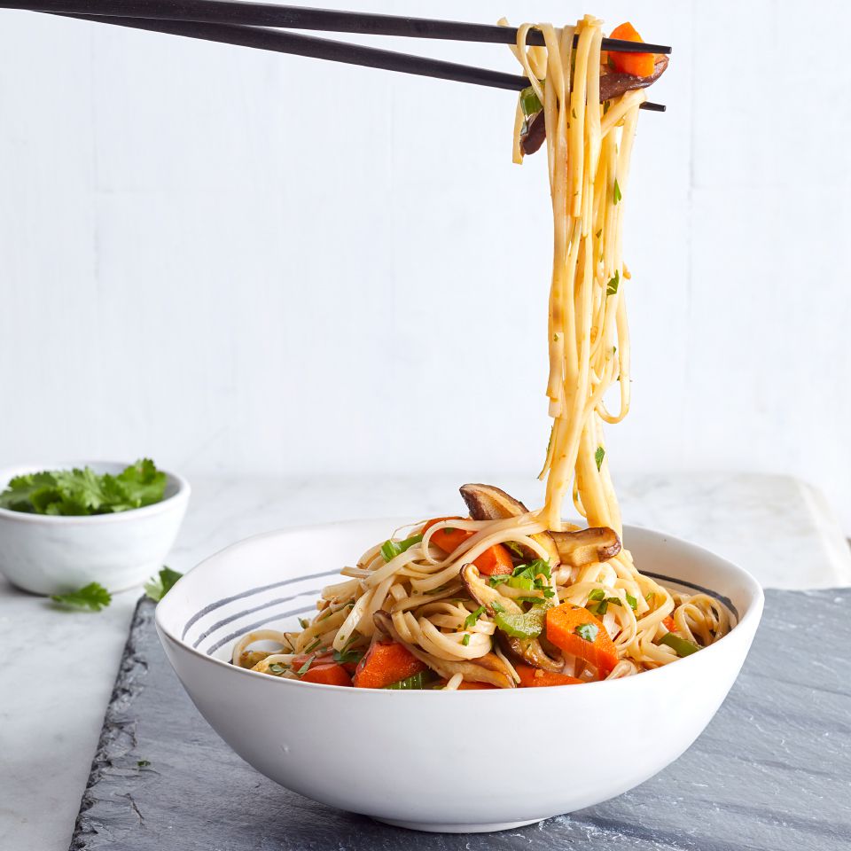 Vegetarian Lo Mein with Shiitakes, Carrots &amp; Bean Sprouts