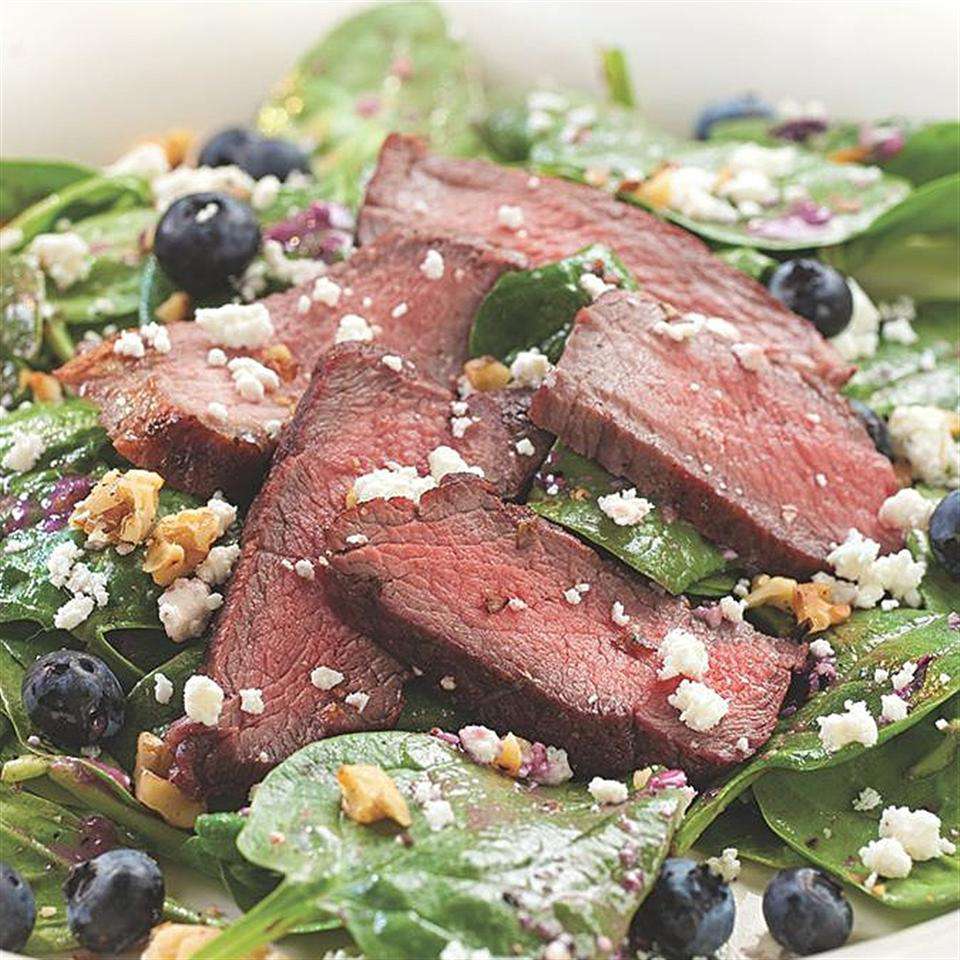 Spinach Salad with Steak & Blueberries 