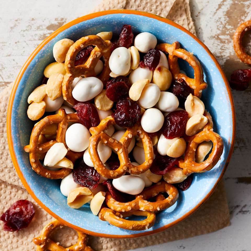 Fruit & Nuts Snack Mix