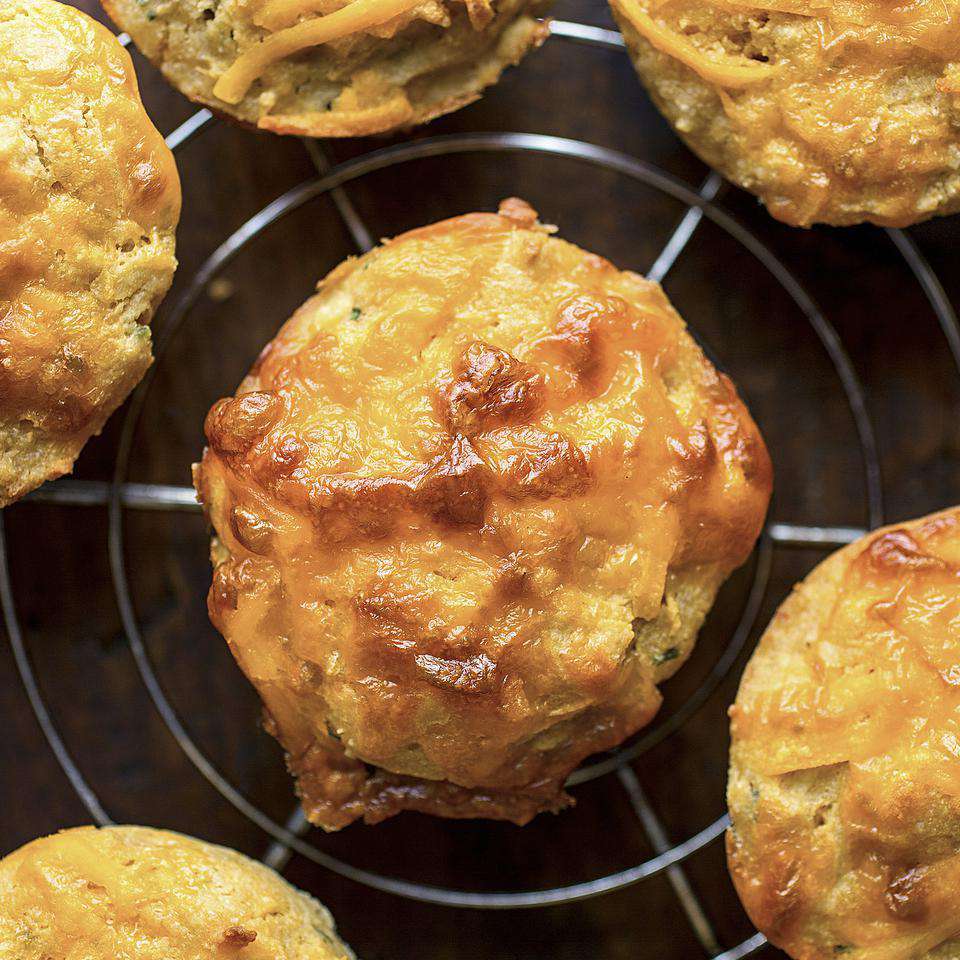 Apple-Cheddar Quinoa Muffins 