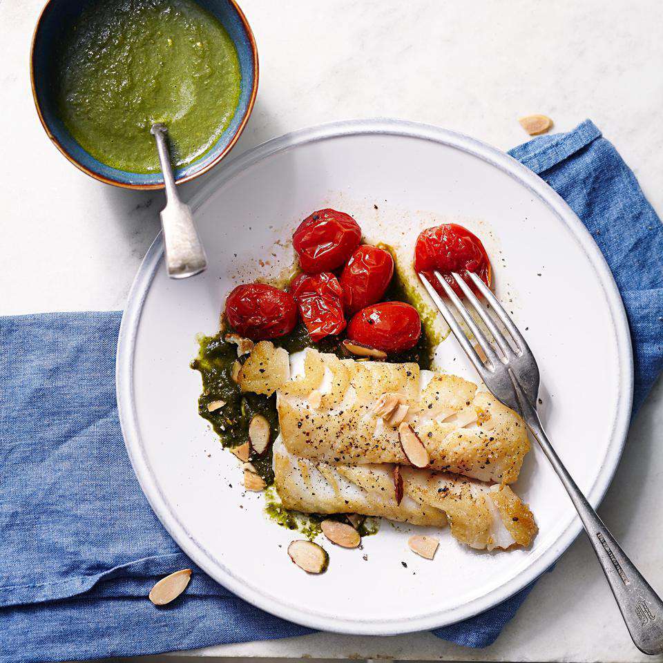 Seared Cod with Spinach-Lemon Sauce 