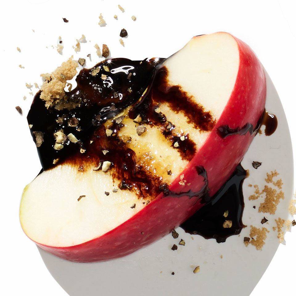 Apple slice with balsamic vinegar, brown sugar and ground pepper