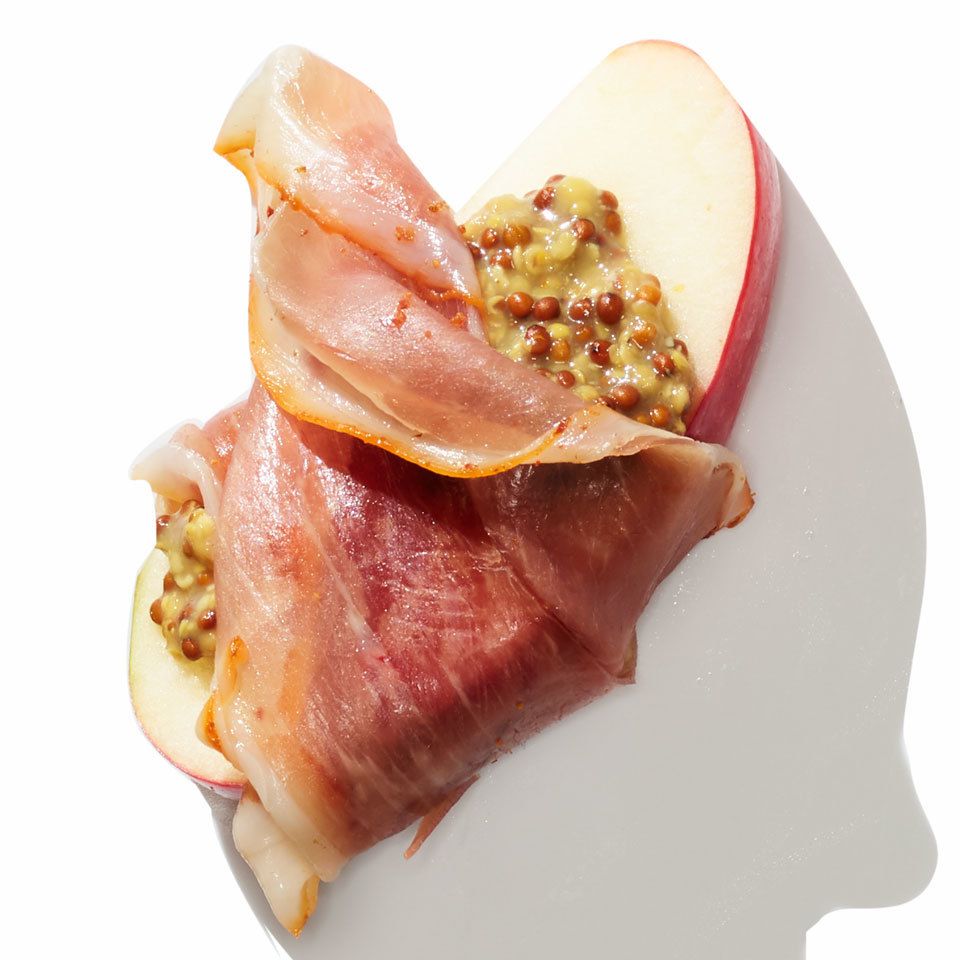 Apple slice with prosciutto and mustard