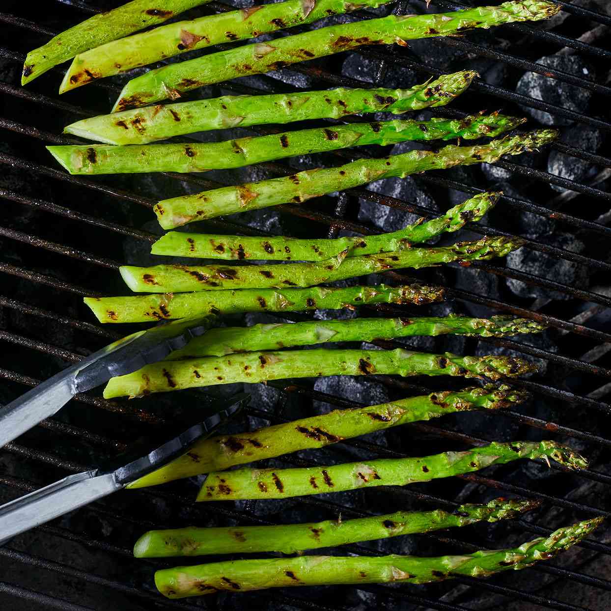 Grilled-Asparagus-with-Grill-Marks