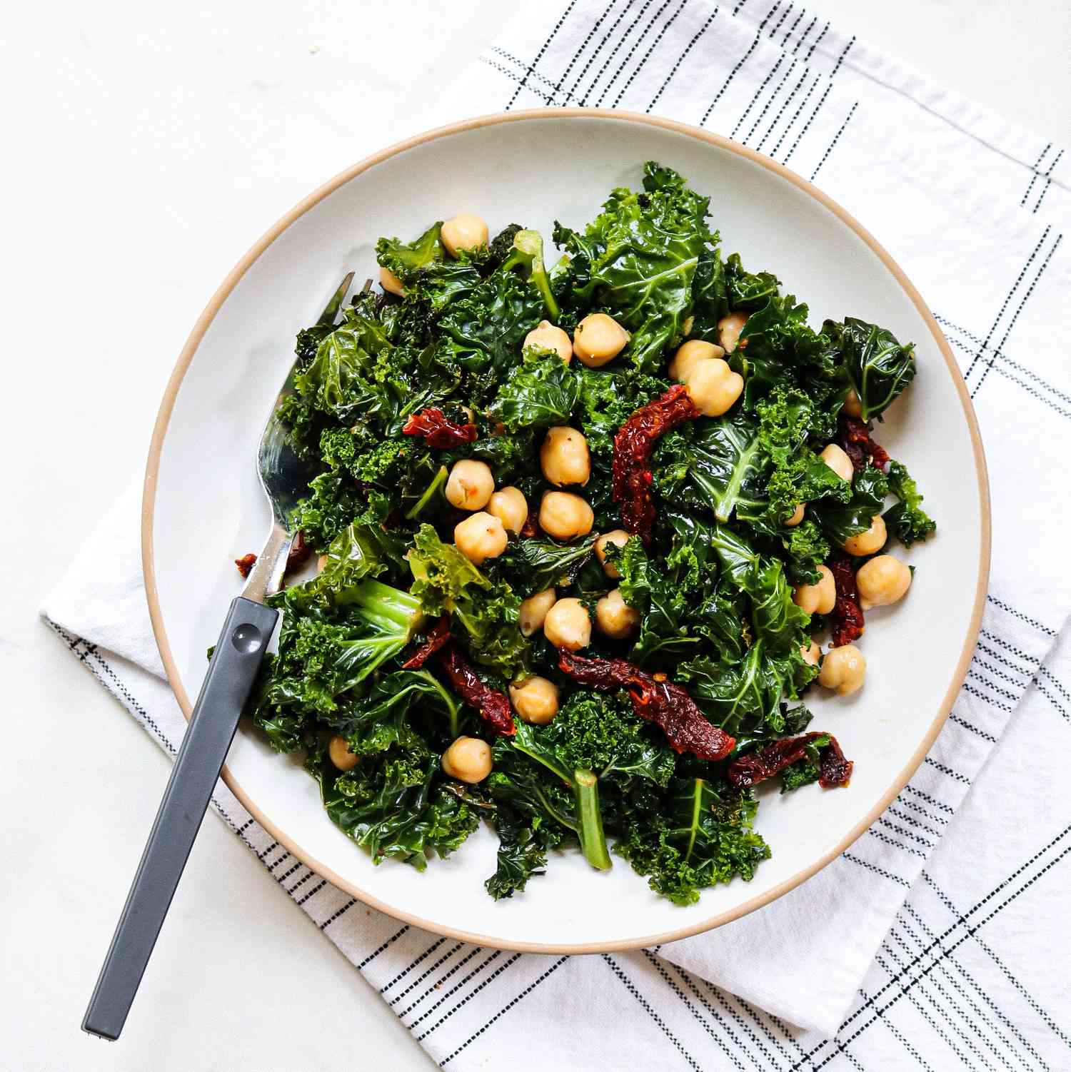 3-Ingredient Chickpeas with Kale & Sun-Dried Tomatoes 