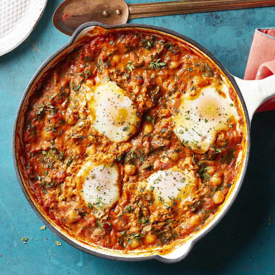 Eggs in Tomato Sauce with Chickpeas & Spinach