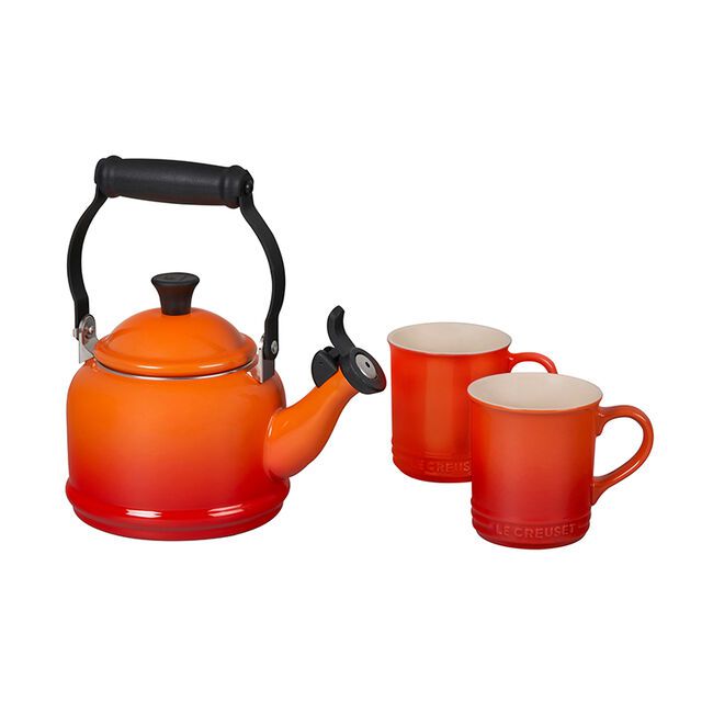 Le Creuset kettle and mugs