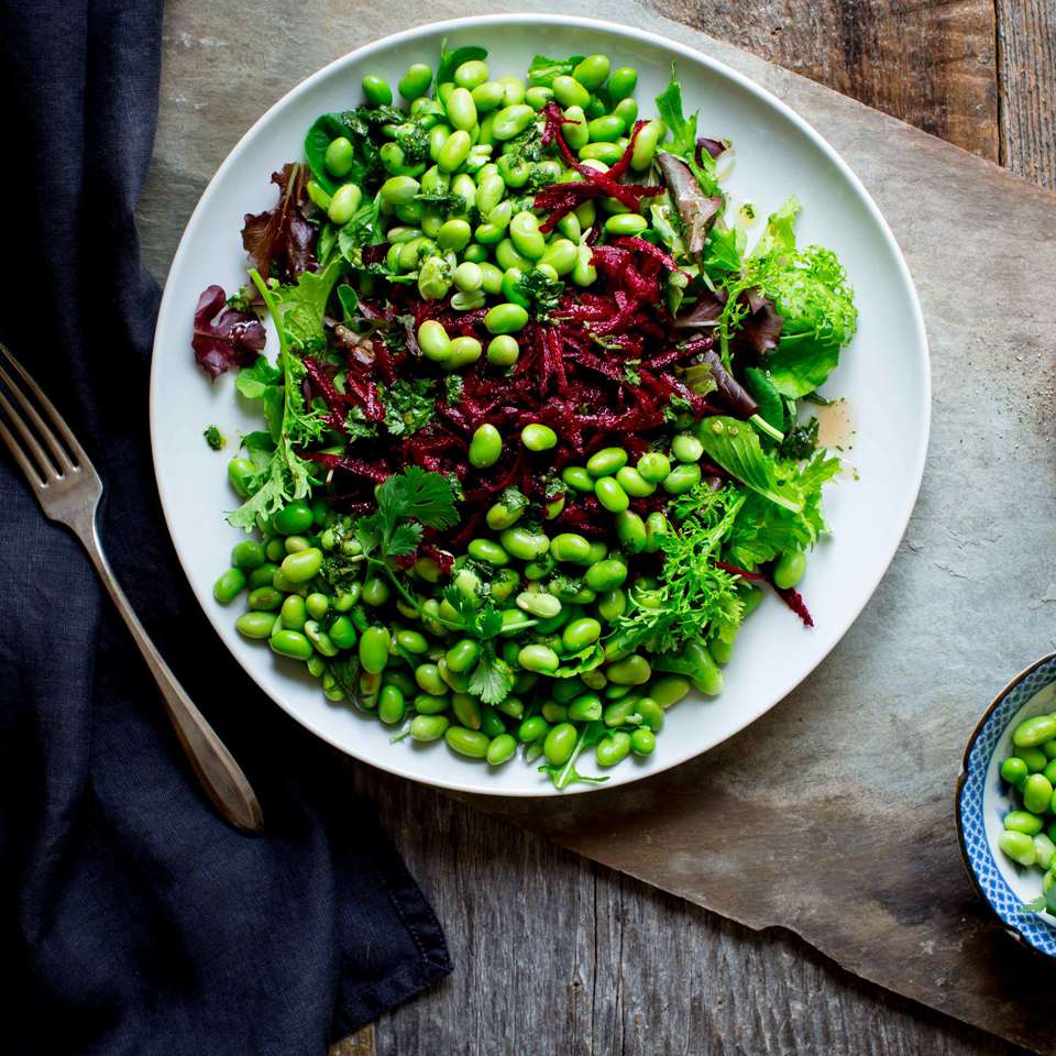 green salad with edamame and beets