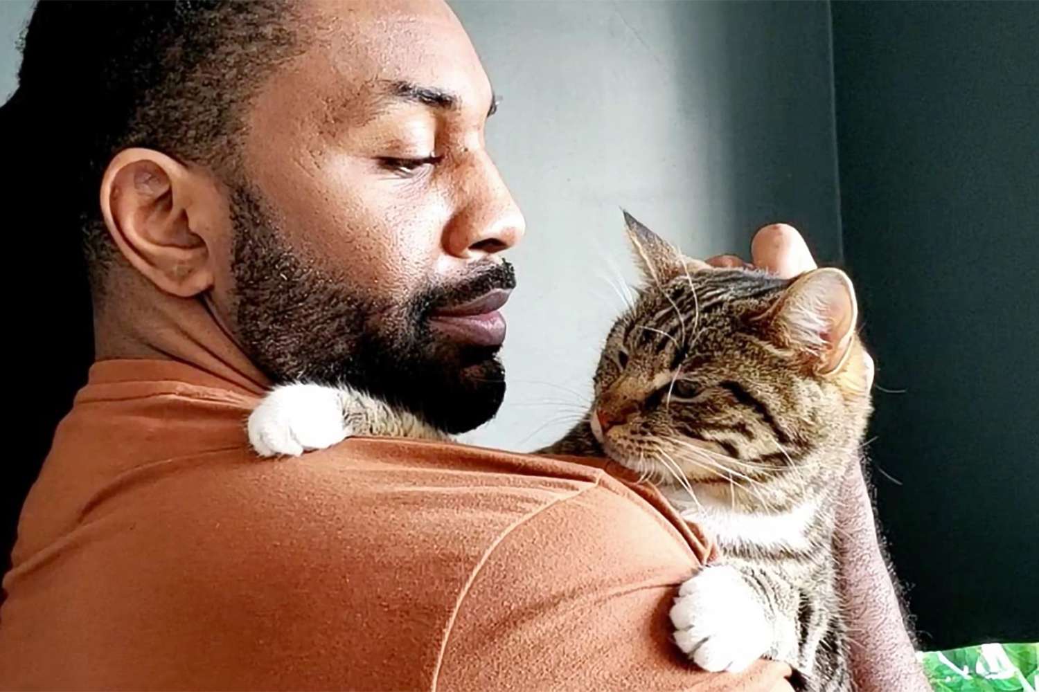 Abdul Williams and his cat