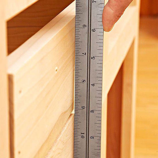 Measuring drawer width